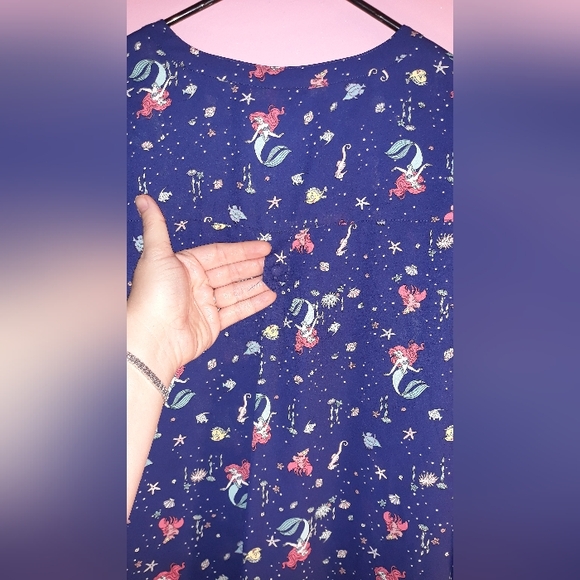 New 3x Disney The Little Mermaid Harper Blouse  Georgette Ariel & Flounder Navy - Picture 4 of 13